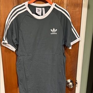 Adidas Men's Gray T-Shirt